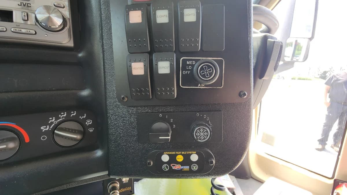 2008 GMC C5500 34 Passenger Shuttle Bus AC - Image 14