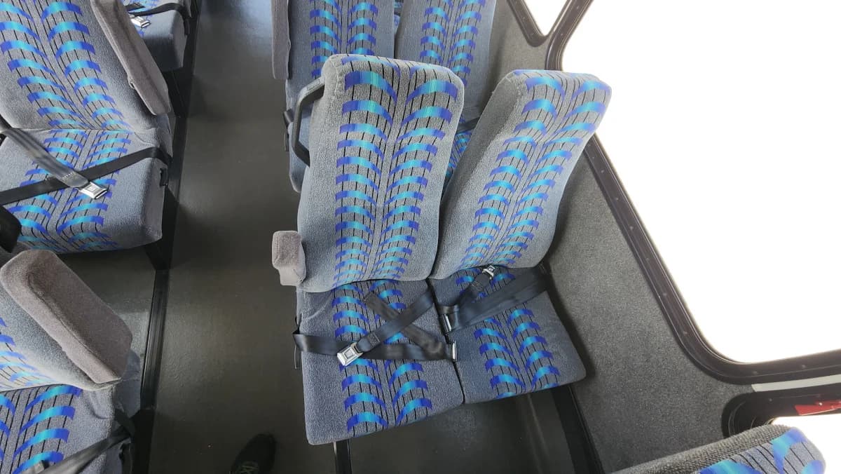 2008 GMC C5500 34 Passenger Shuttle Bus AC - Image 10