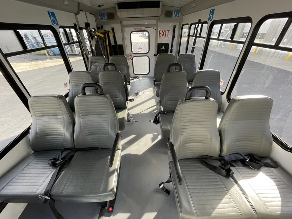 2017 Ford E350 Elkhart Coach Shuttle Bus - Image 11