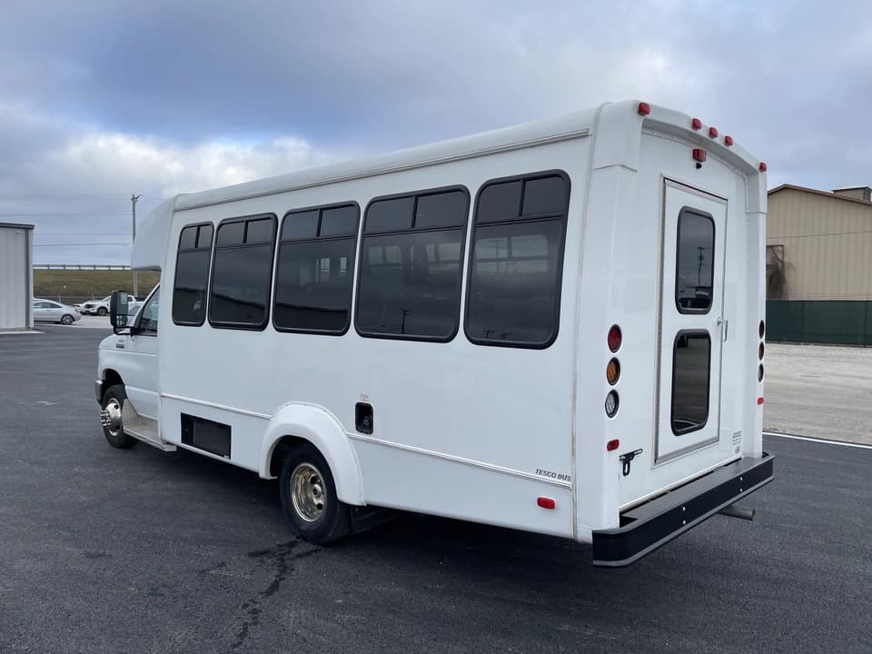 2017 Ford E350 Elkhart Coach Shuttle Bus - Image 6