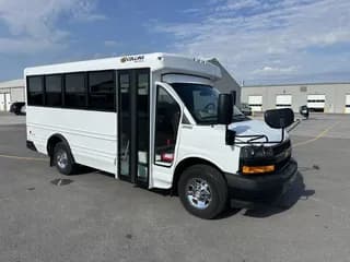 2022 Chevrolet Express 3500 bus