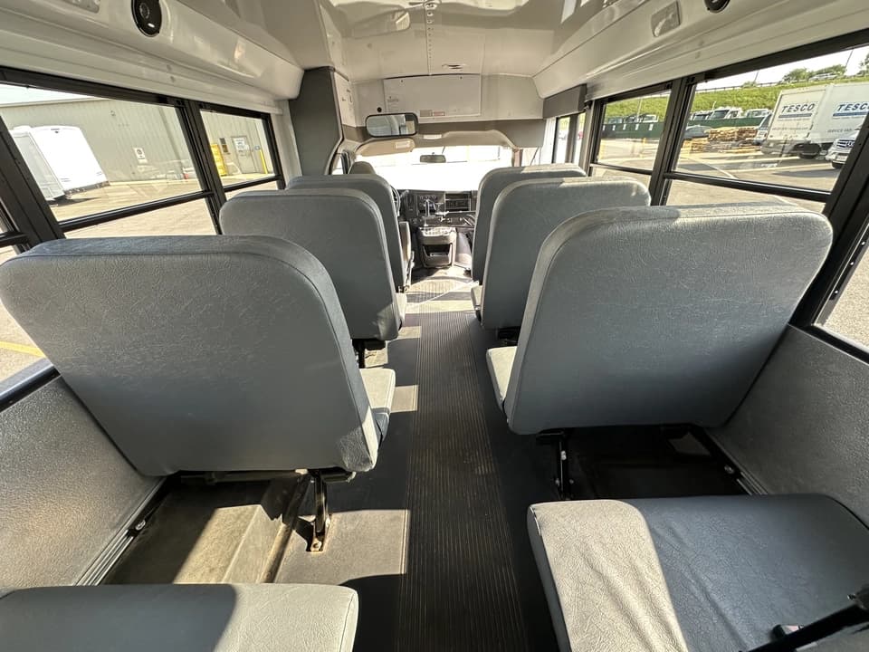 2022 Chevrolet Express 3500 Collins - Image 11