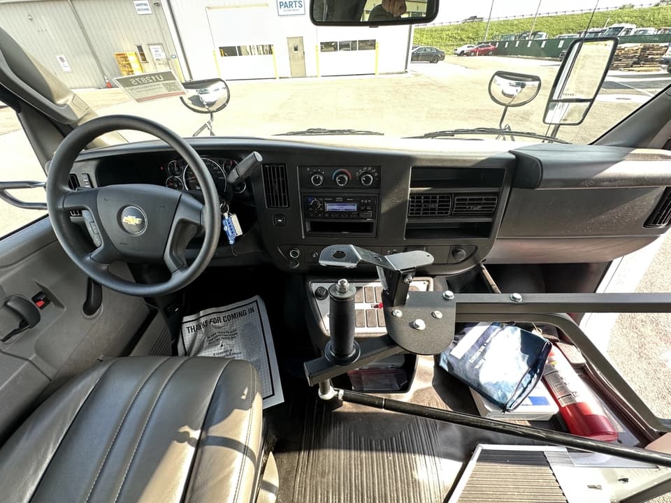 2022 Chevrolet Express 3500 Collins - Image 12