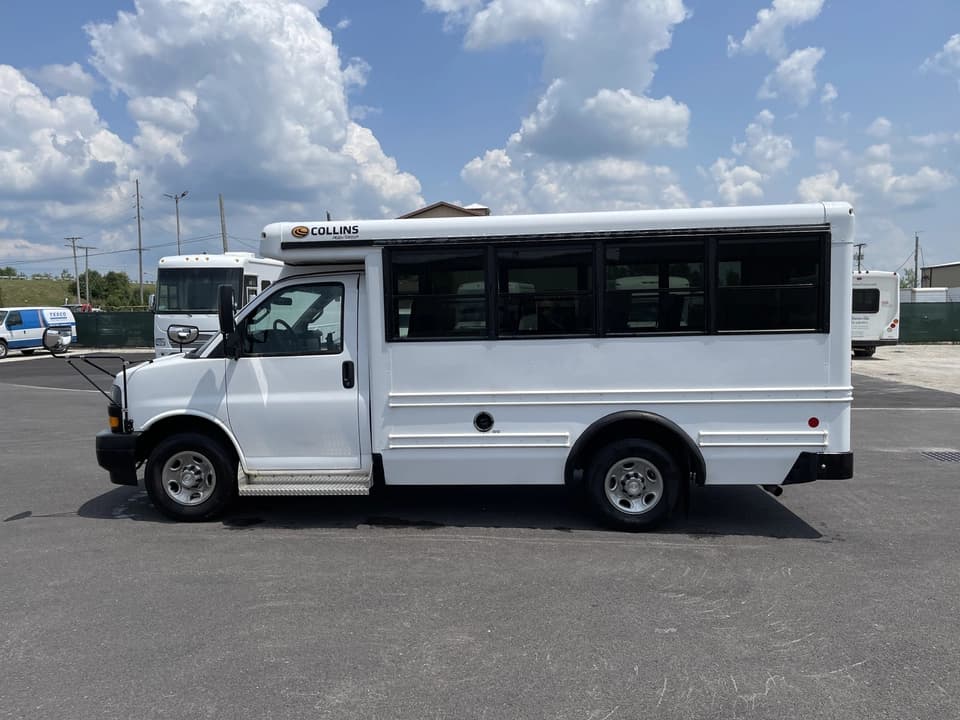 2017 Chevrolet Express 3500 Collins Shuttle Bus - Image 7