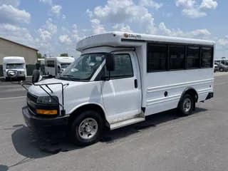 2017 Chevrolet Express 3500 bus