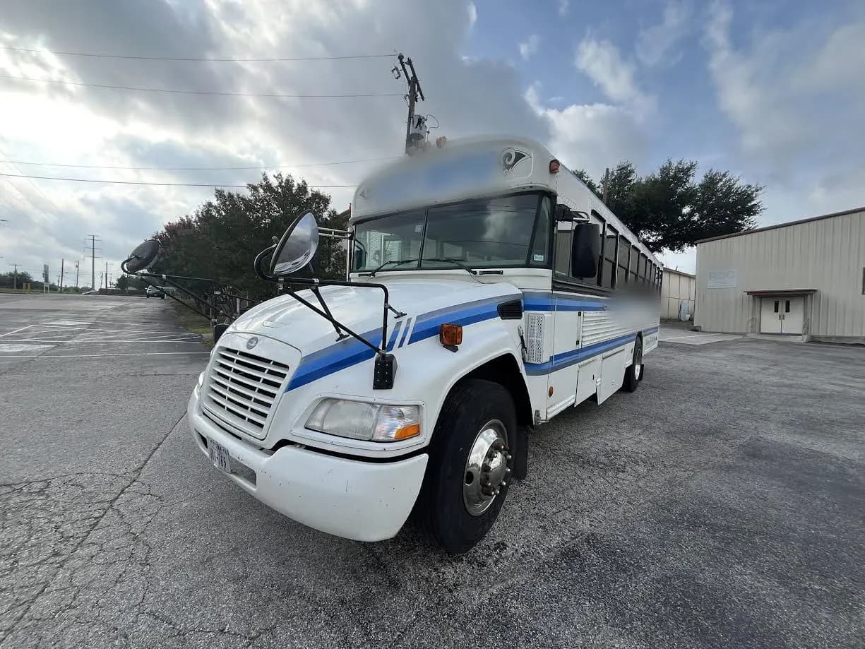 2010 Blue Bird Comventional - Image 13