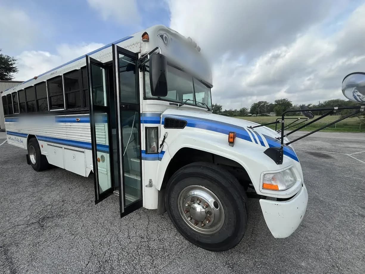 2010 Blue Bird Comventional - Image 15