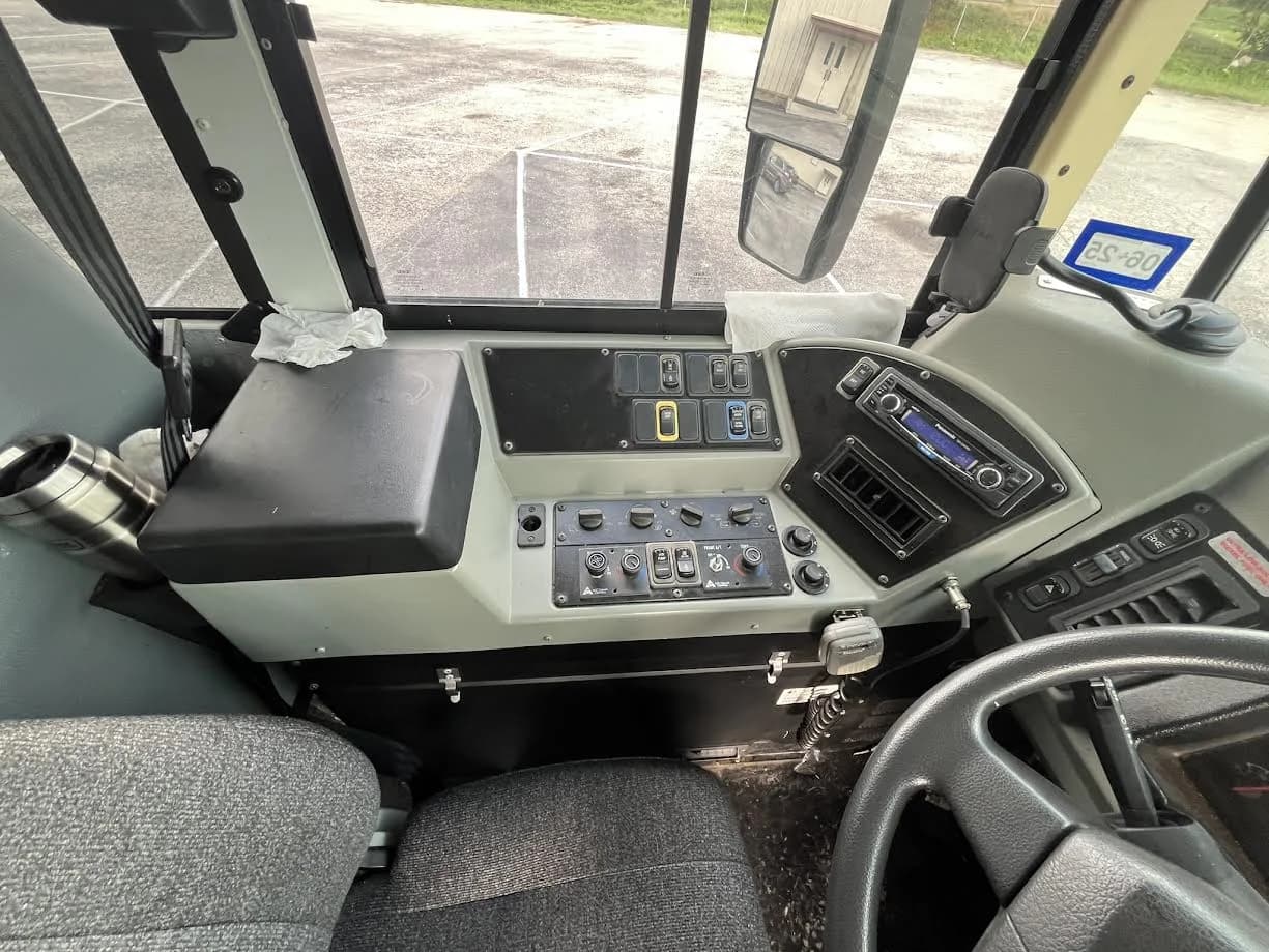 2010 Blue Bird Comventional - Image 17