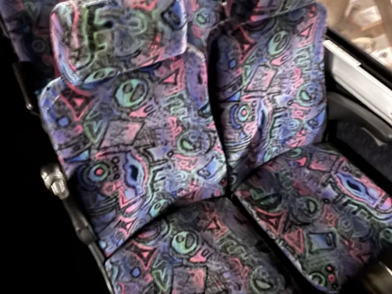 2009 MCI D4505 Coach Bus - Image 4