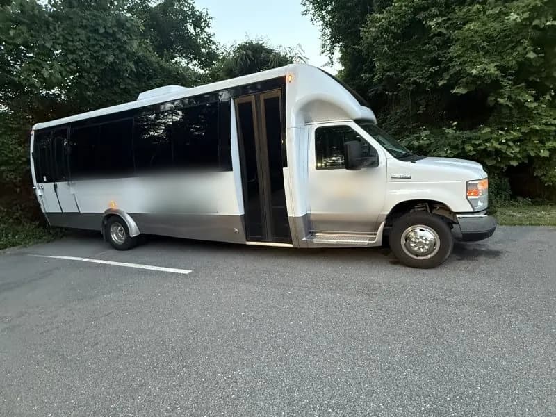 2016 Ford E450 ADA Shuttle Bus - Image 2