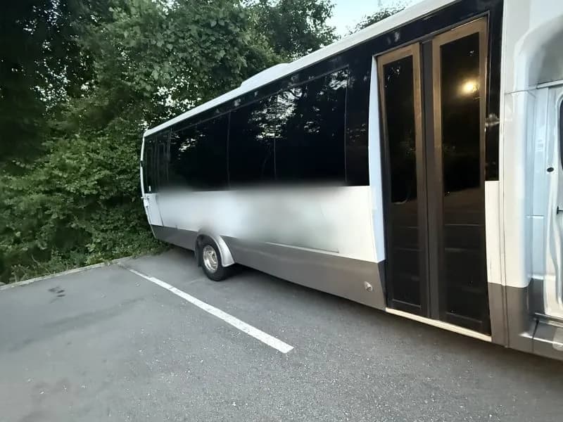 2016 Ford E450 ADA Shuttle Bus - Image 4