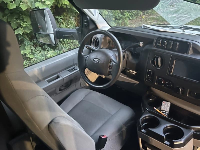 2016 Ford E450 ADA Shuttle Bus - Image 6