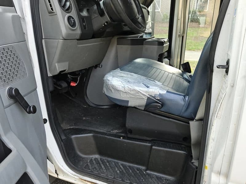 2008 Ford Starcraft E450 Mini Buses/Shuttles - Image 5