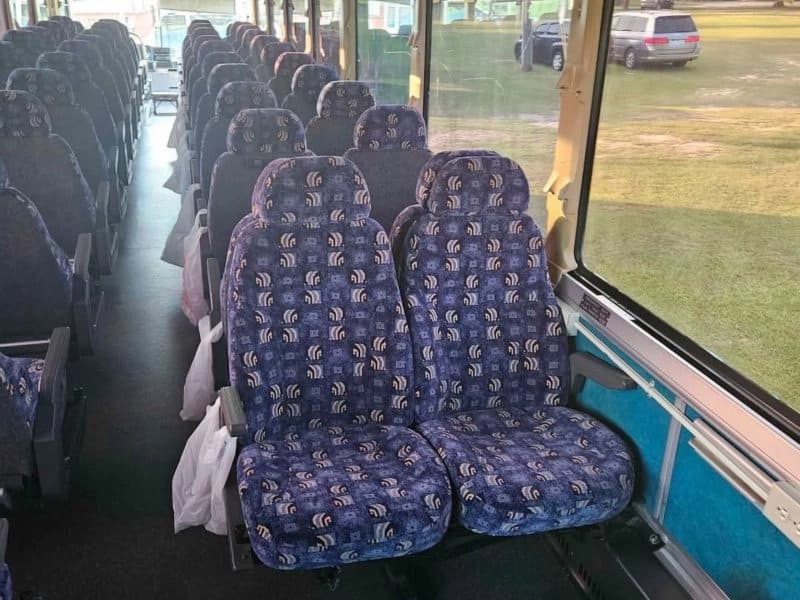 2001 MCI D4500 Coach Bus - Image 8