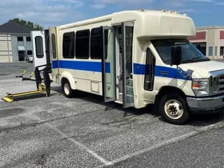2012 Ford E450 bus
