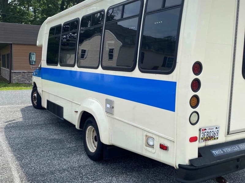 2012 Ford E450 Mini Buses/Shuttles - Image 4