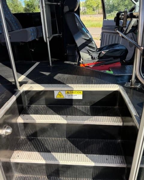 2012 Ford F550 Mini Buses/Shuttles - Image 7