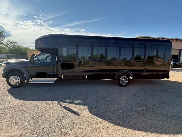 2012 Ford F550 Mini Buses/Shuttles - Image 1
