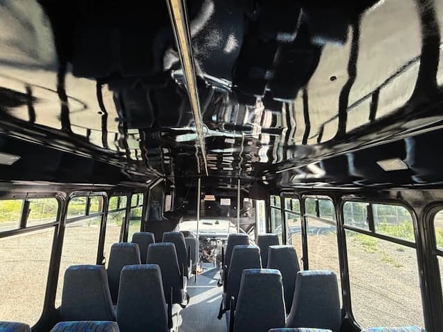 2012 Ford F550 Mini Buses/Shuttles - Image 10