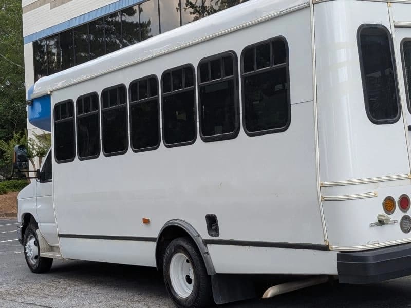 2017 Ford E450 Mini Buses/Shuttles - Image 3