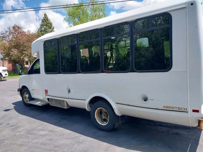 2015 Chevrolet Elkhart Coach Aerotech Shuttle Bus - Image 2