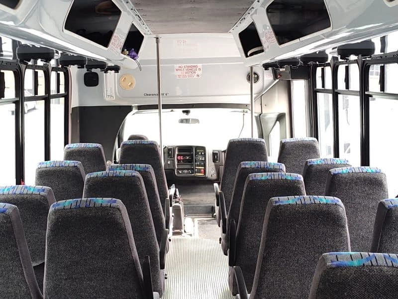 2007 Chevrolet 5500 Aero Elite Shuttle Bus - Image 6
