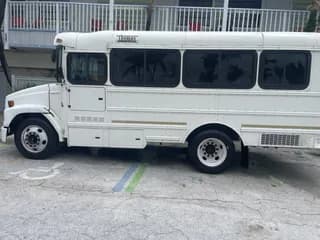 2005 Thomas Built Buses Frieghtliner bus