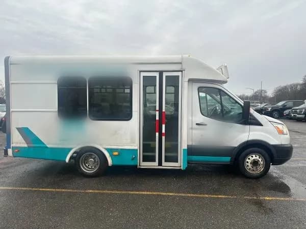 2019 Ford Starcraft Shuttle Bus - Image 3