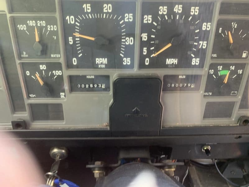 1999 International 340 Shuttle Bus - Image 10