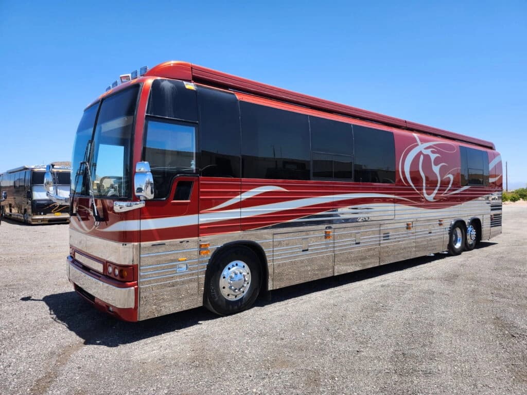2003 Prevost XLII Entertainer Motorcoach - Image 3