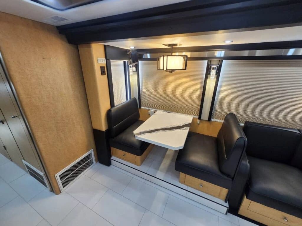2003 Prevost XLII Entertainer Motorcoach - Image 19