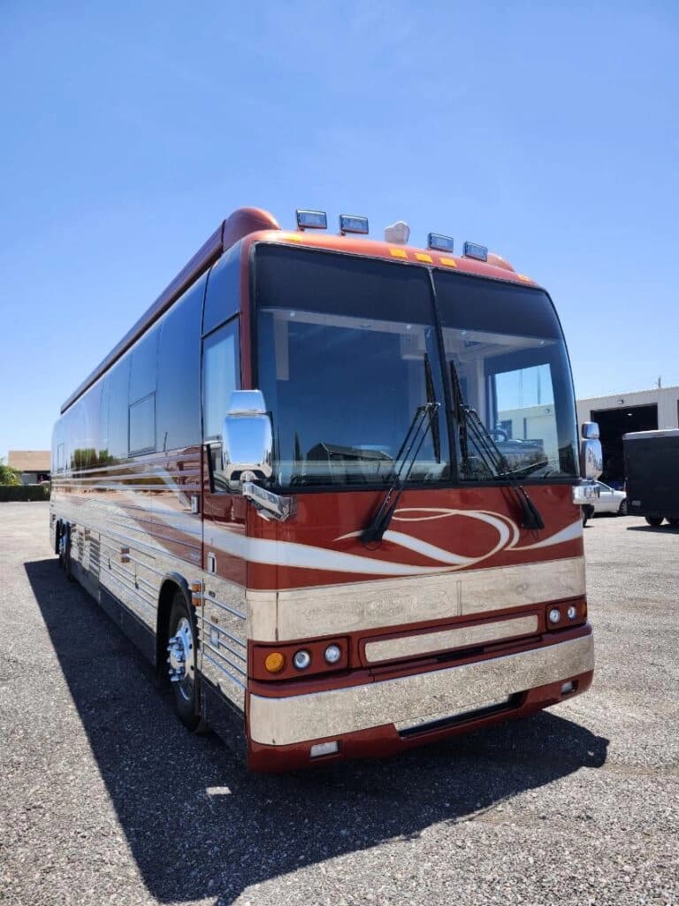 2003 Prevost XLII Entertainer Motorcoach - Image 7