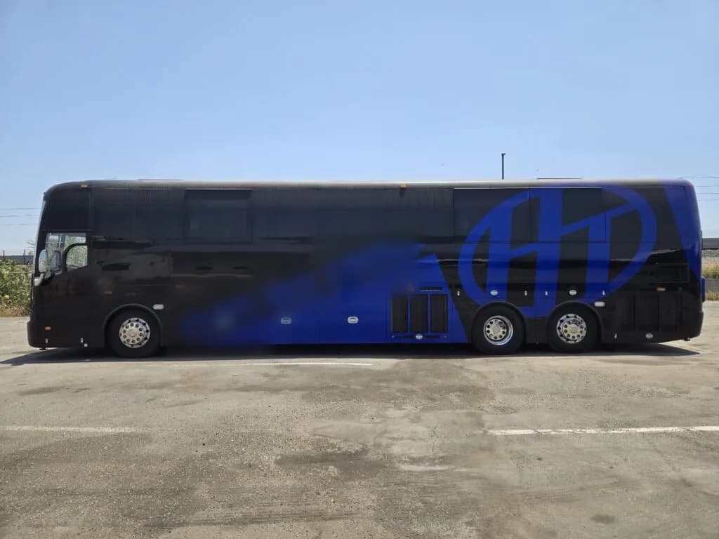 2019 Jiangxi Kama HT45 Passenger Bus - Image 1