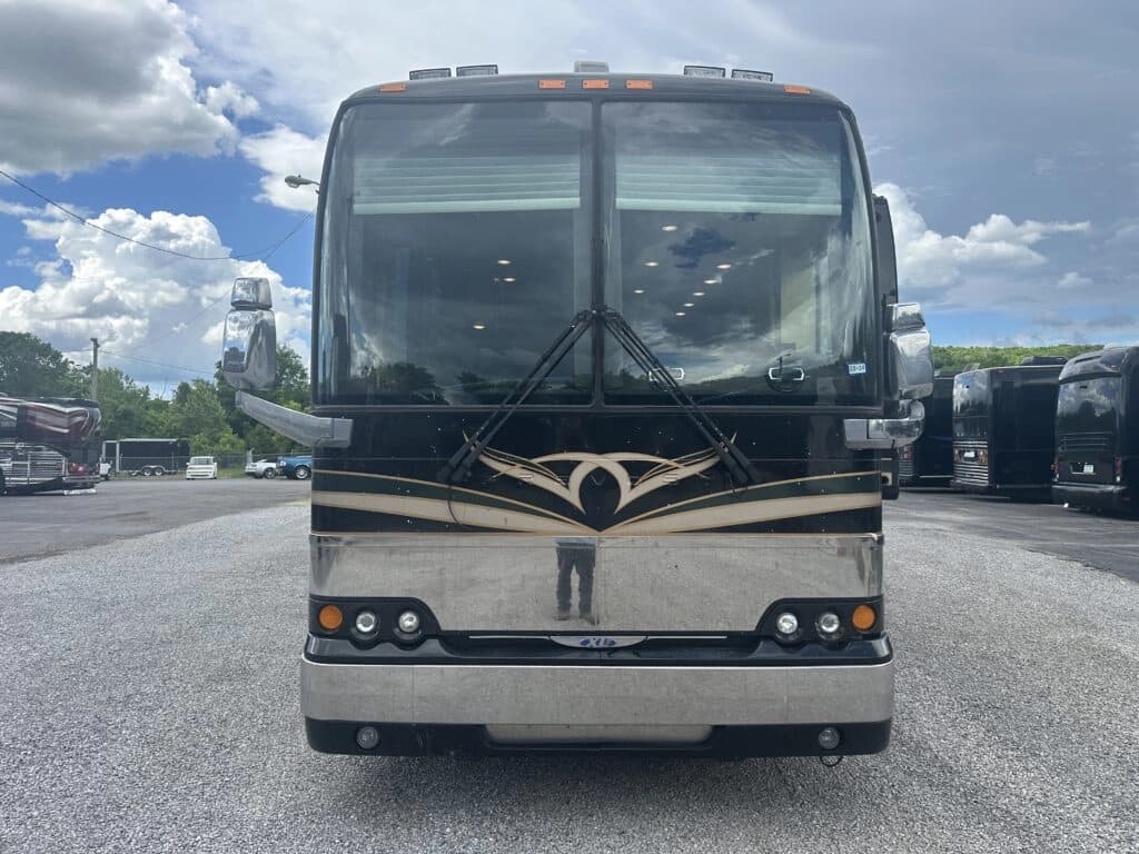 2005 Prevost XLII Entertainer Motorcoach - Image 2