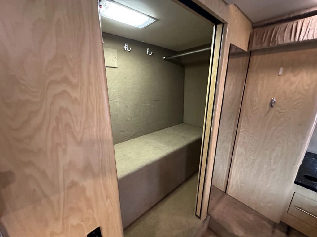 2005 Prevost XLII Entertainer Motorcoach - Image 26