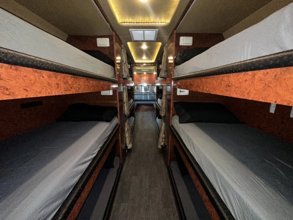 2006 Prevost H3-45 Entertainer Motorcoach - Image 14