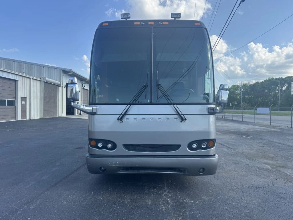 2006 Prevost H3-45 Entertainer Motorcoach - Image 6