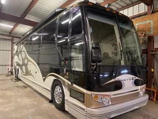 2003 Prevost (NFI) H3-45 bus