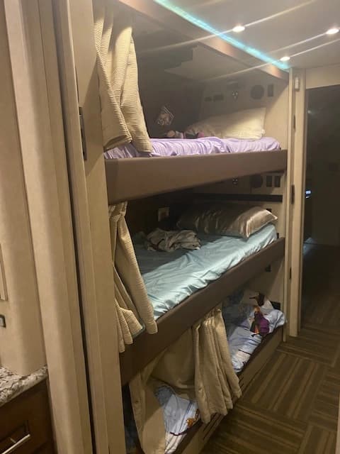 2003 Prevost H3-45 Motorcoach Conversion - Image 17
