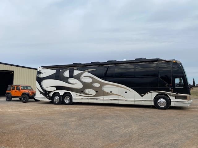 2003 Prevost H3-45 Motorcoach Conversion - Image 3
