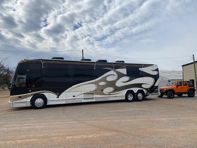 2003 Prevost H3-45 Motorcoach Conversion - Image 4