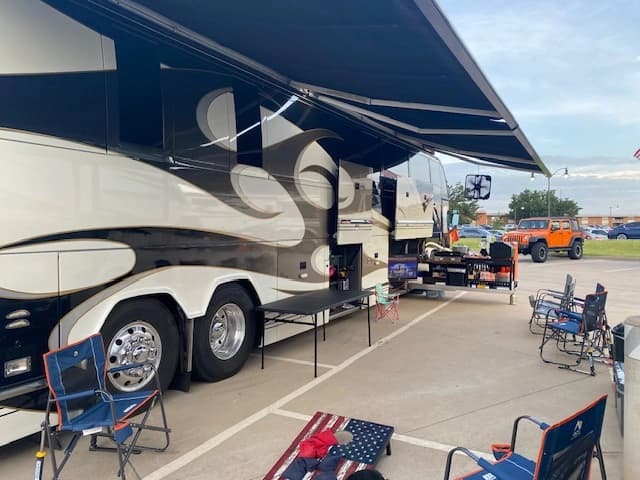 2003 Prevost H3-45 Motorcoach Conversion - Image 5