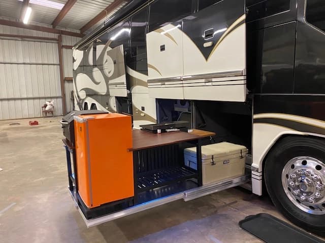 2003 Prevost H3-45 Motorcoach Conversion - Image 7