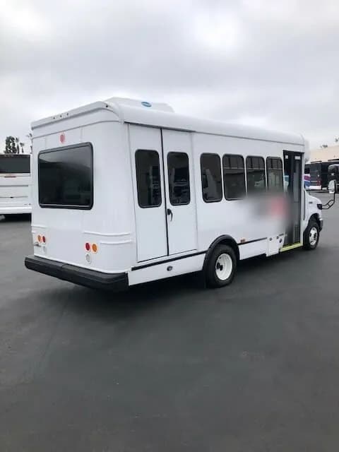 2022 Coach & Equipment Phoenix EV Electric Shuttle Bus - Image 3