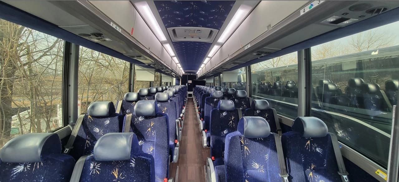 3 AVAILABLE NOW 2017 MCI J4500 Coach - Image 3