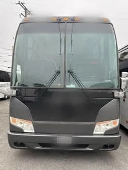 2017 Prevost H3-45 Coach - Image 3