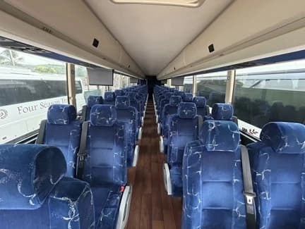 2017 Prevost H3-45 Coach - Image 4