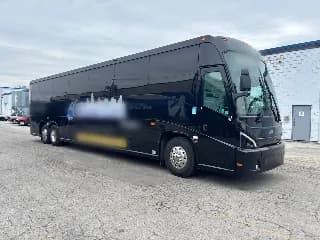 2017 Motor Coach Industries J4500 bus