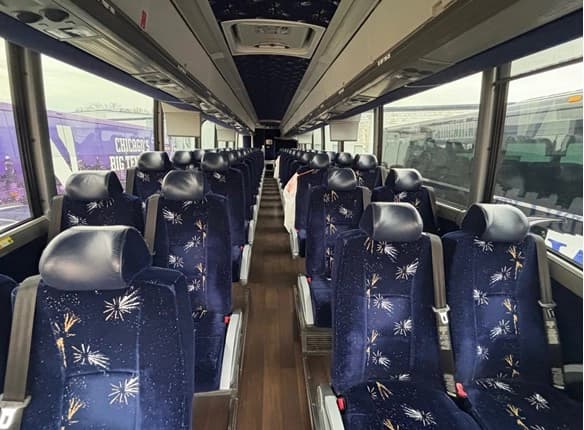 2017 MCI J4500 Coach - Image 5