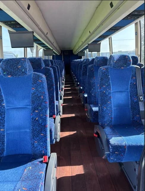 2017 Volvo H3-45 Coach - Image 4